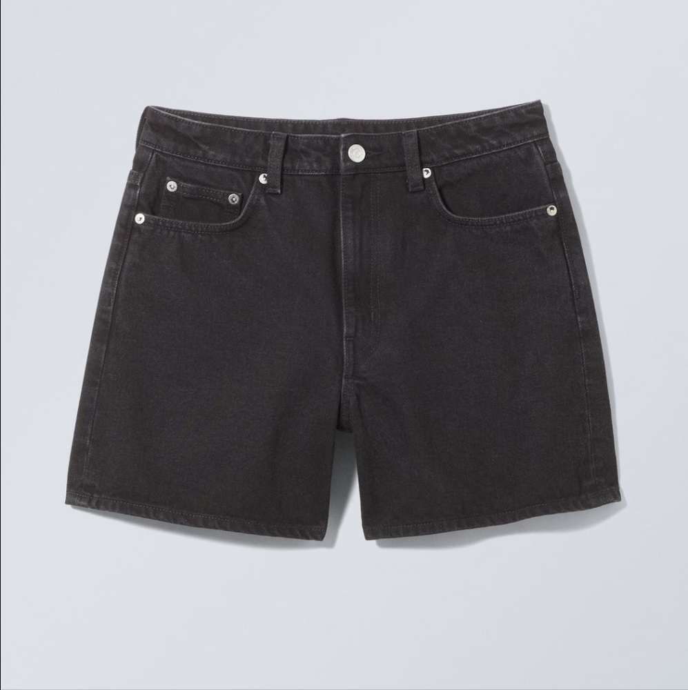 WEEKDAY Eya Shorts